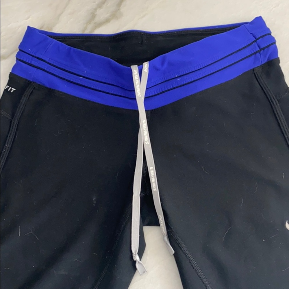 Nike Women’s Capri Leggings Small